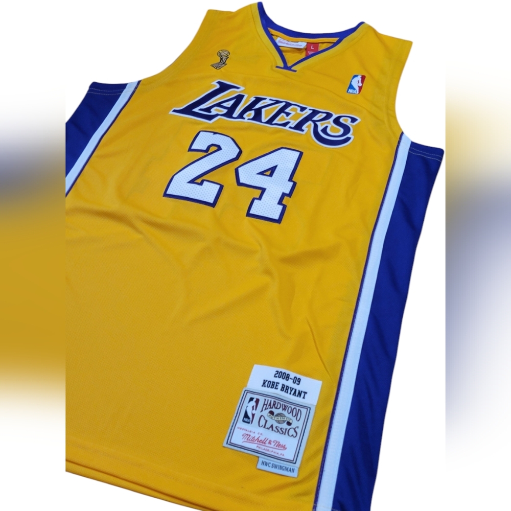 Los Angeles Lakers Kobe Bryant Mitchell & Ness Gold Hardwood Classics 2008-09 - Picture 3 of 5